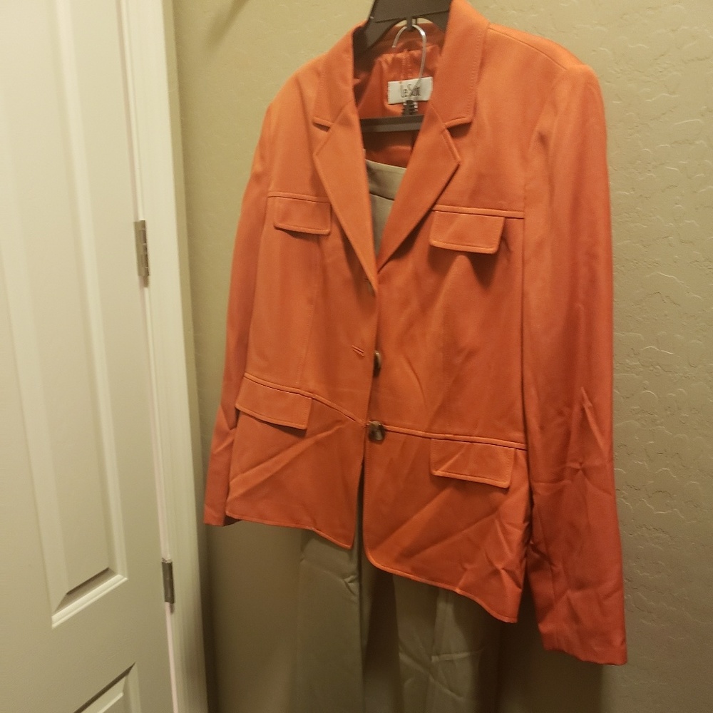 Women's clothing